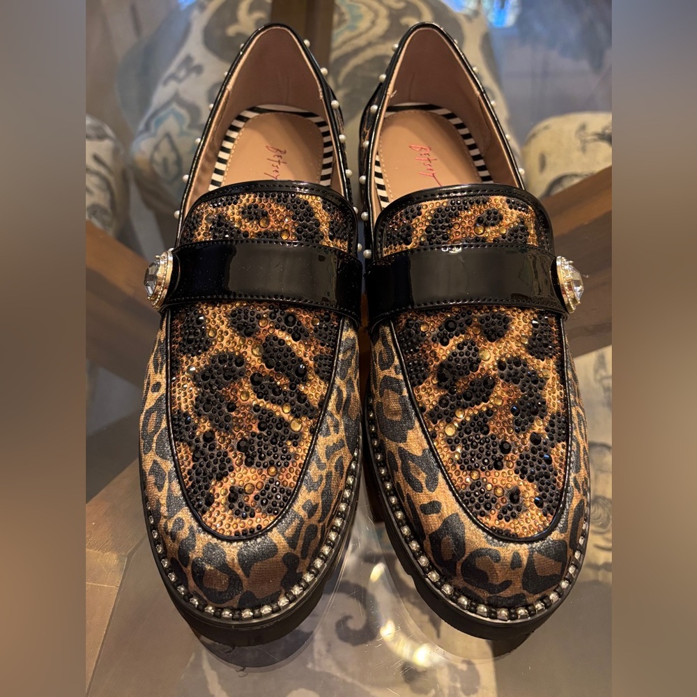 Betsy Johnson Braylon Leopard Print Loafers Size 9